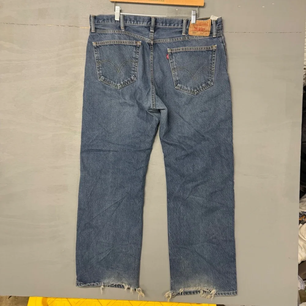 Levis 505 Regular Fit Straight Leg Jeans Mens 40x32 Medium‎ Wash Blue Distressed